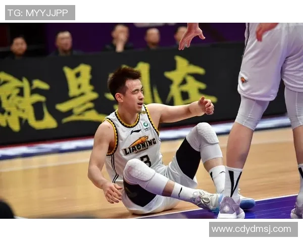 上海篮球队技术解析:从战术布局到球员技能的全面探讨 上海篮球队技术解析:从战术布局到球员技能的全面探讨