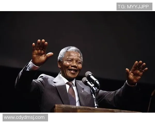 南非足球界的黑人明星球员盘点与成就分析 南非足球界的黑人明星球员盘点与成就分析