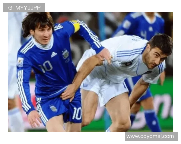 足球巨星精彩带球过人瞬间回顾与技巧分析 足球巨星精彩带球过人瞬间回顾与技巧分析