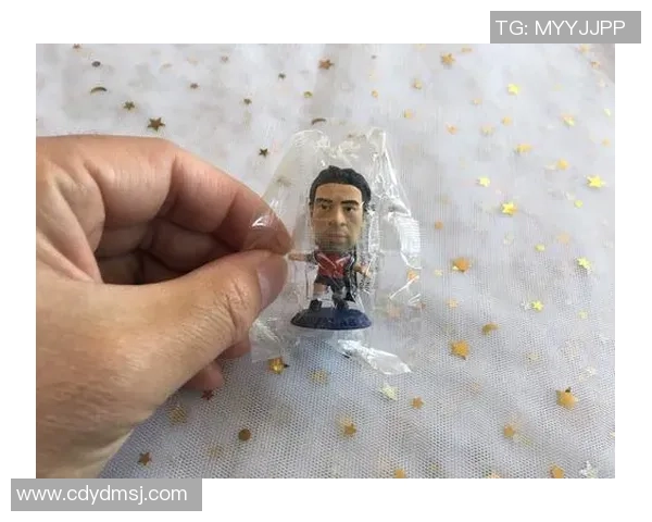 足球明星大腿模型展示运动员力量与优雅的完美结合 足球明星大腿模型展示运动员力量与优雅的完美结合