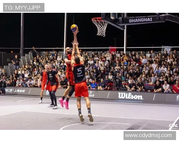 上海篮球队在大师赛中的力量展现与战术分析全面解读 上海篮球队在大师赛中的力量展现与战术分析全面解读