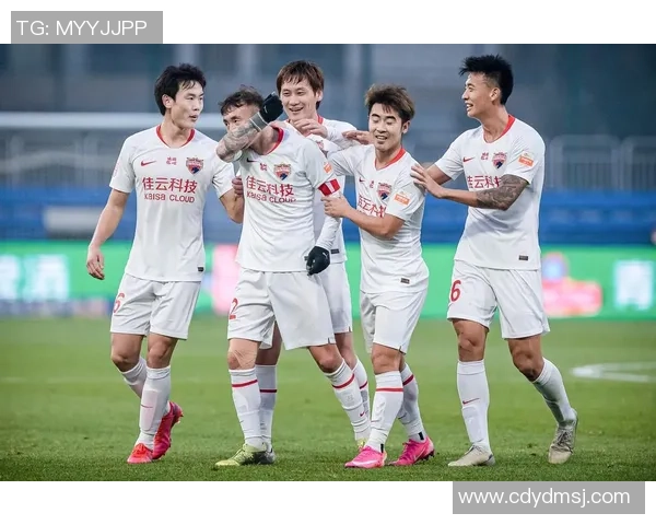 深圳足球队中路突破的优势与挑战分析