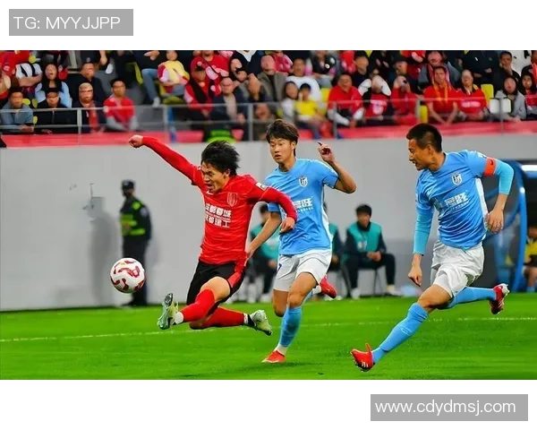 成都足球队在邀请赛积分榜中以66分稳居第一名展现强劲实力